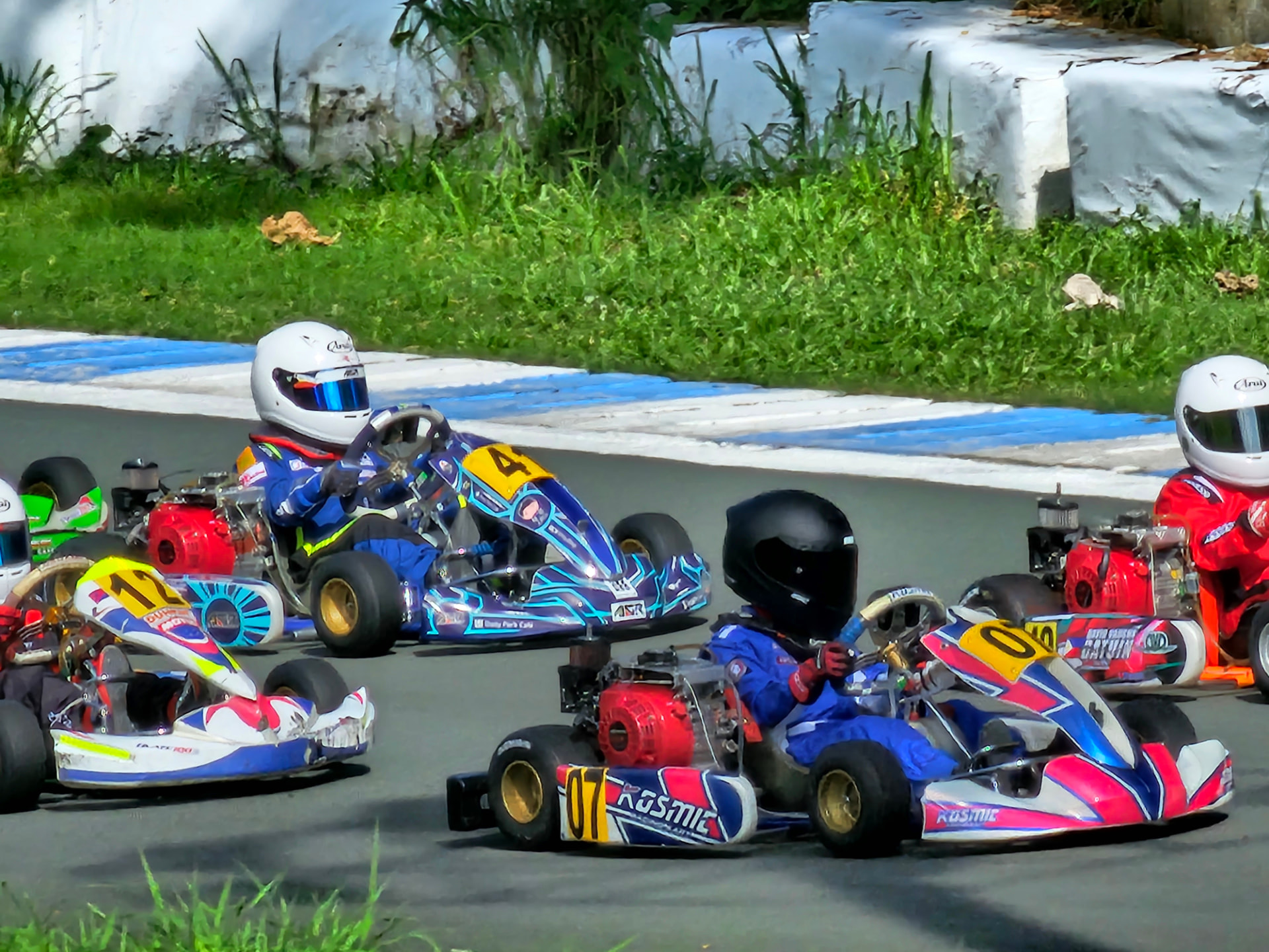 Antonio Racelis racing among other karts