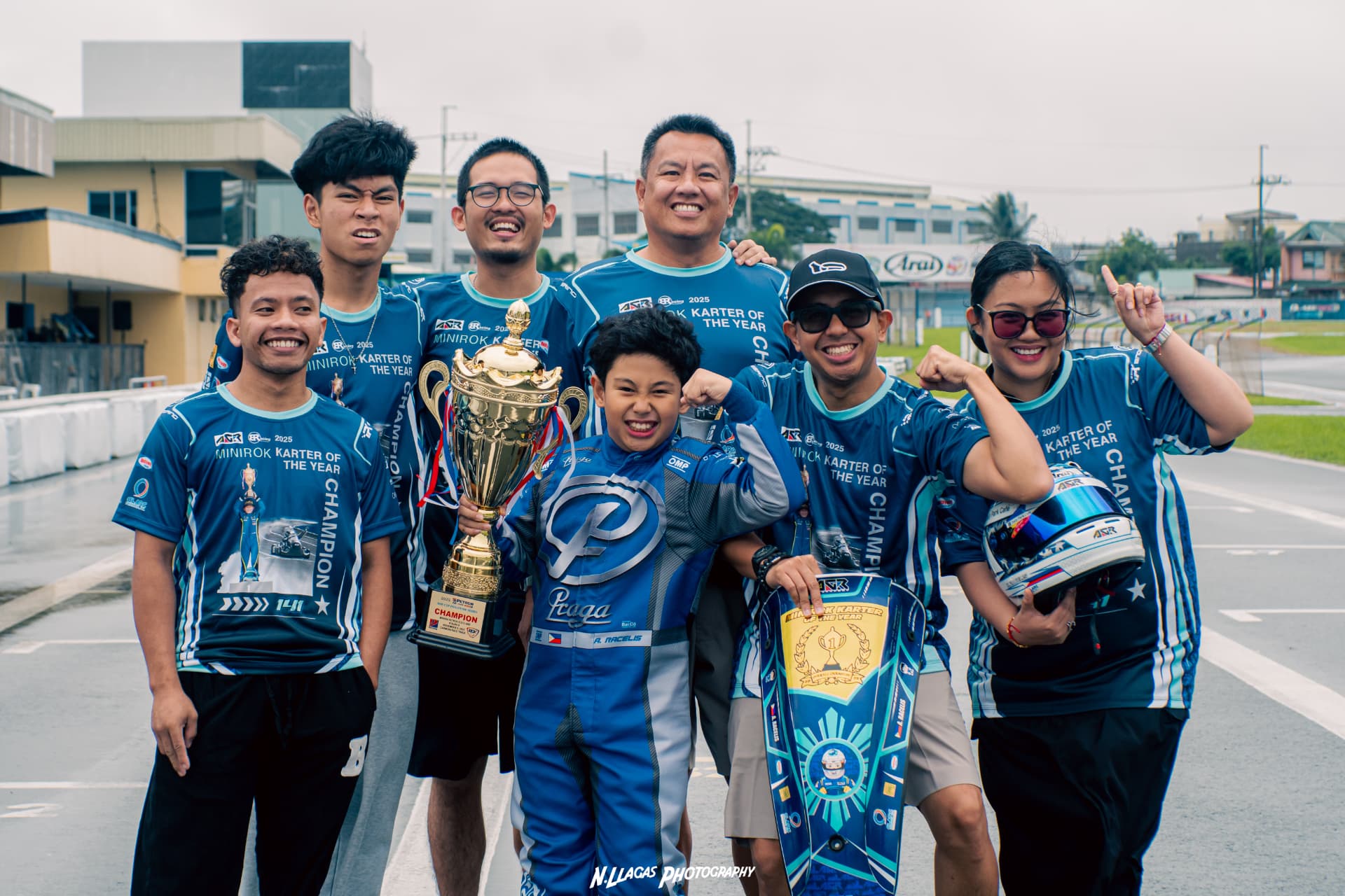 Antonio Racelis celebrating his 2025 championship with his team