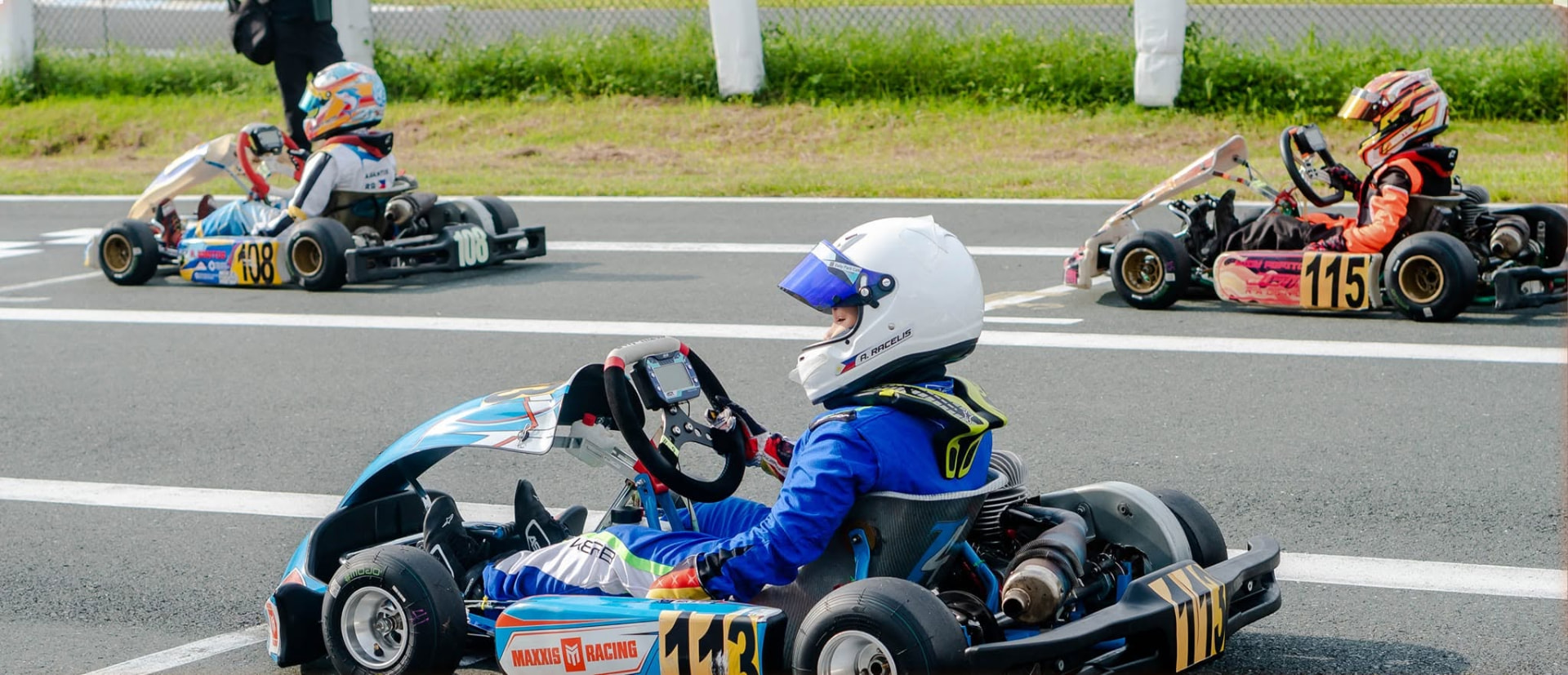 Antonio Racelis in the closing laps of the Race of Champions