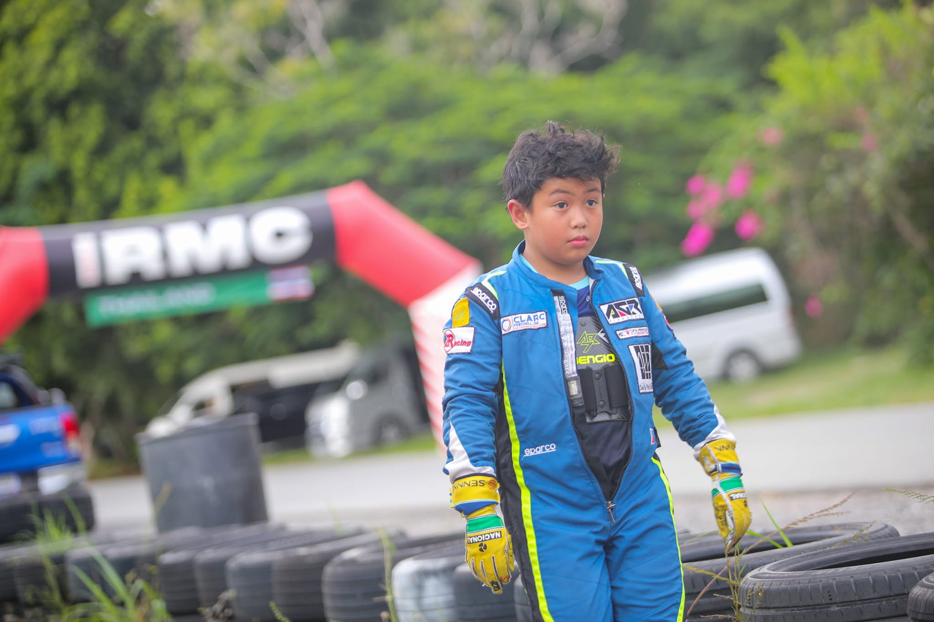 Antonio Racelis preparing with his team at Bira