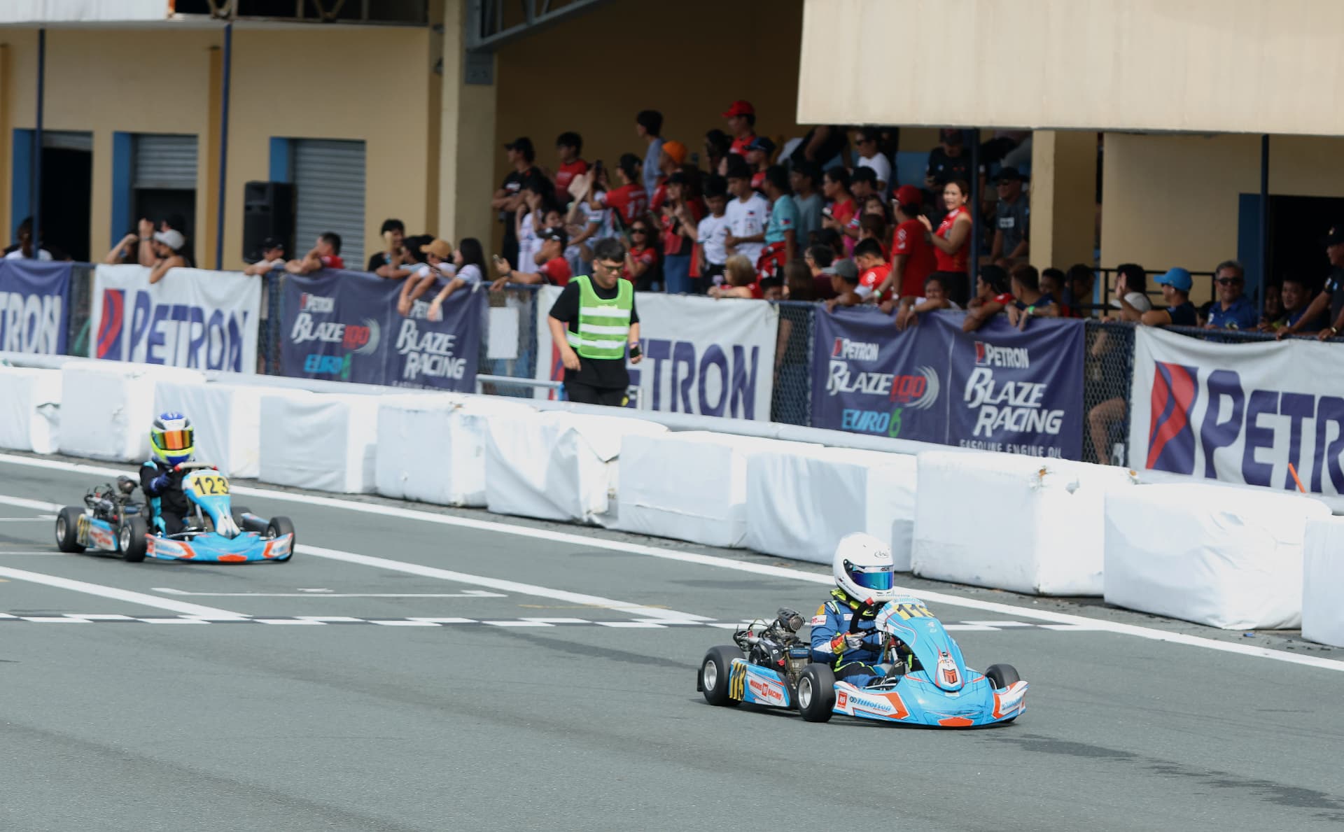 Antonio Racelis with his team at the T4 Cup final round