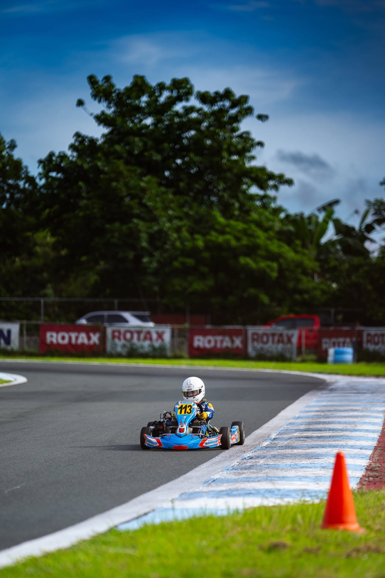 Antonio Racelis racing in the T4 Cup third round