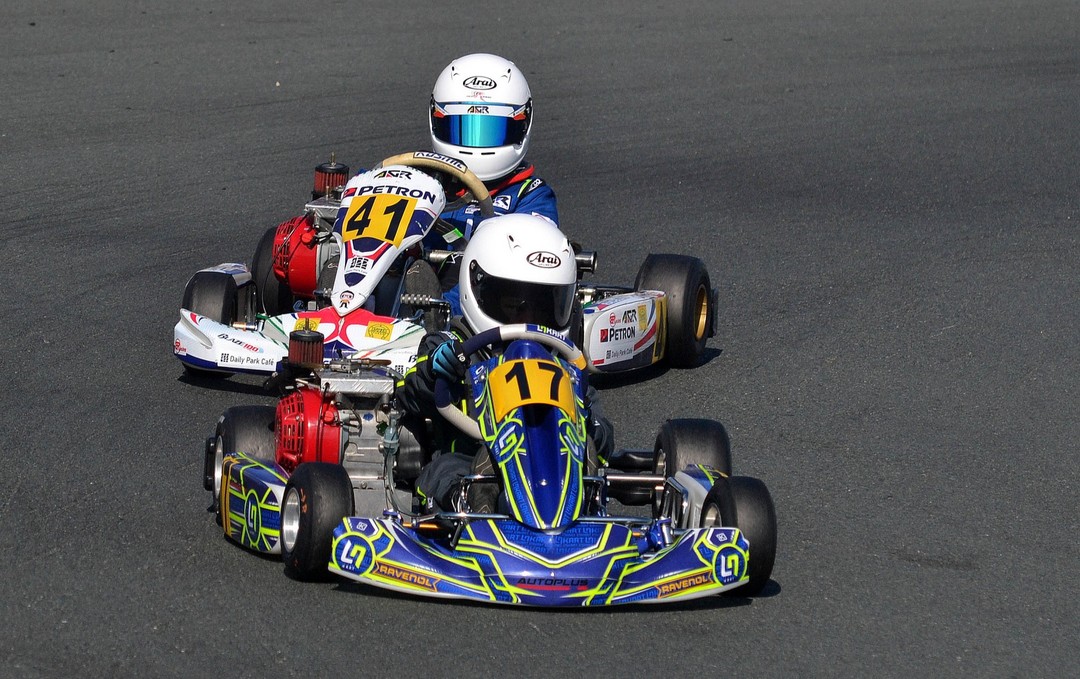 Antonio Racelis duelling with a rival kart at Carmona